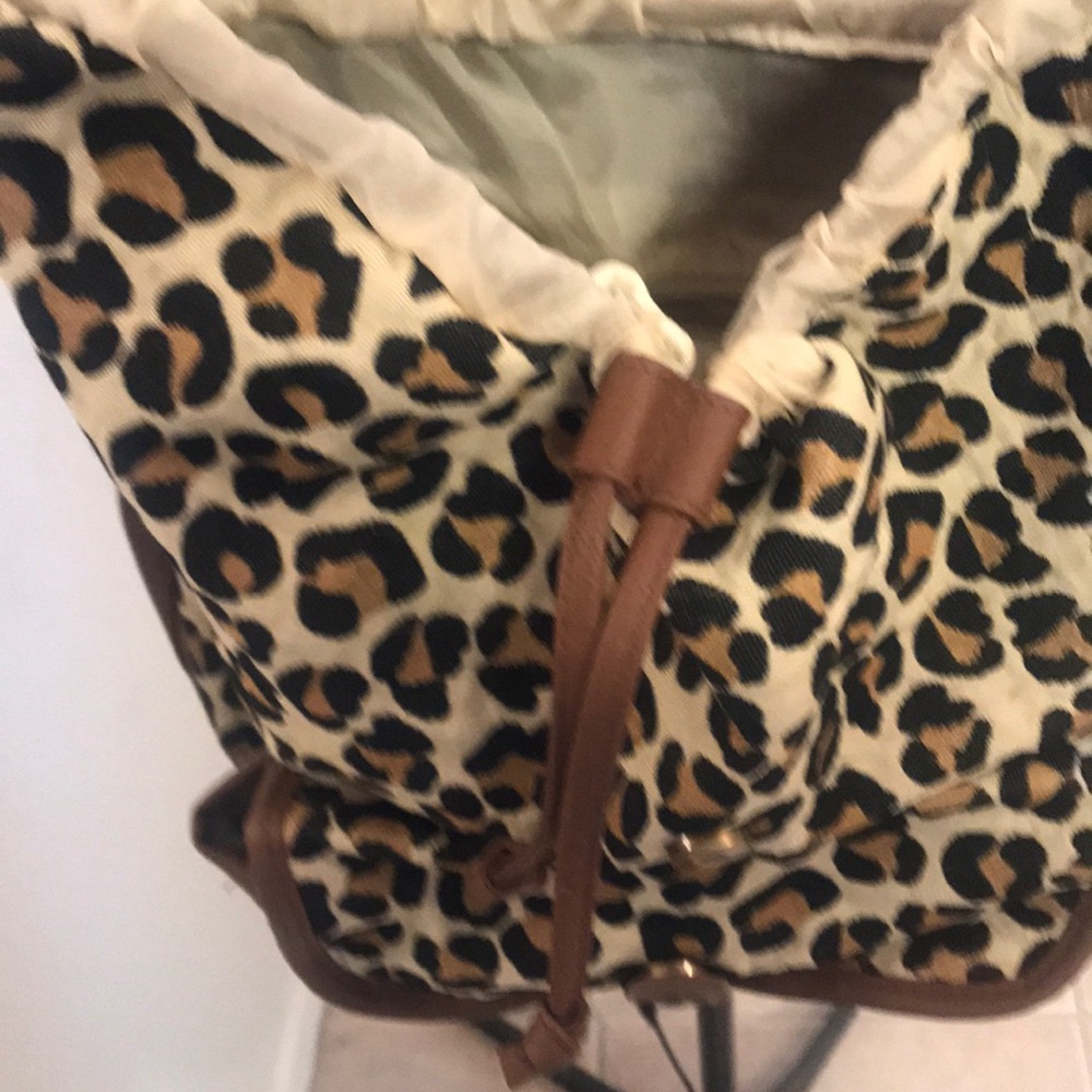 Leopard 🐆 canvas backpack - Picture 3 of 6